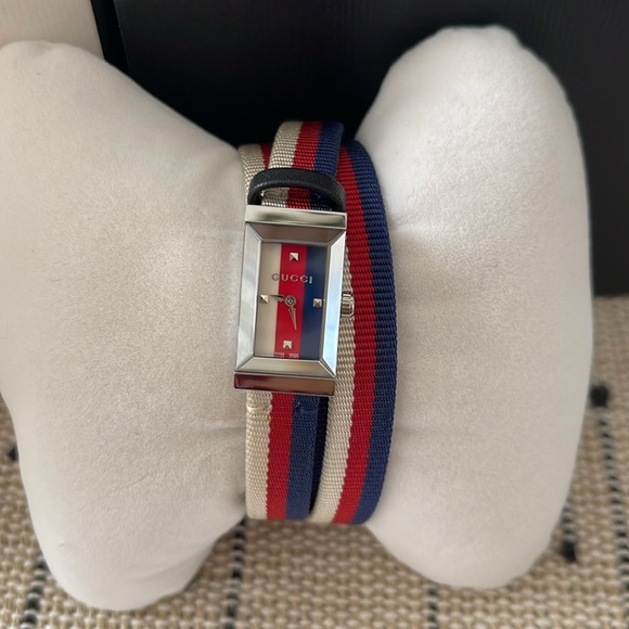 Gucci Stainless Steel Nylon 14mm Web G-Frame Double Wrap Quartz
Watch - Picture 3 of 6